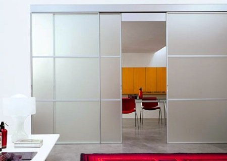 Как работают раздвижные стены со сменной облицовкой